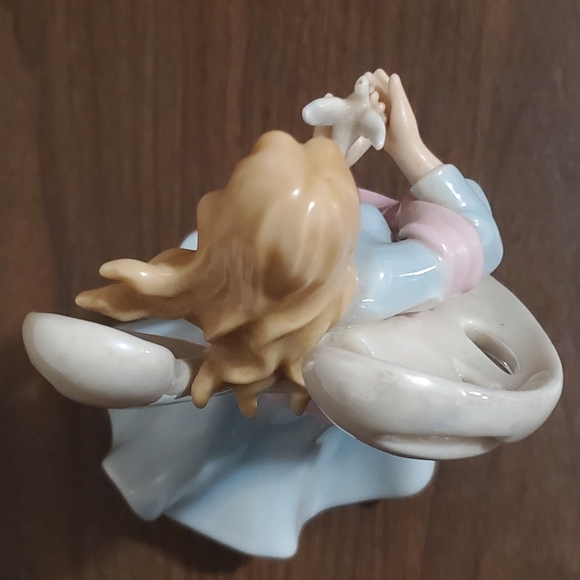 Heavenly Touch porcelain Angel Figurine - Picture 8 of 10